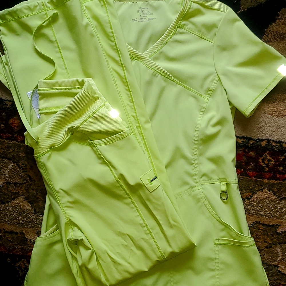 Cherokee Infinity Scrub Set Lime Green.